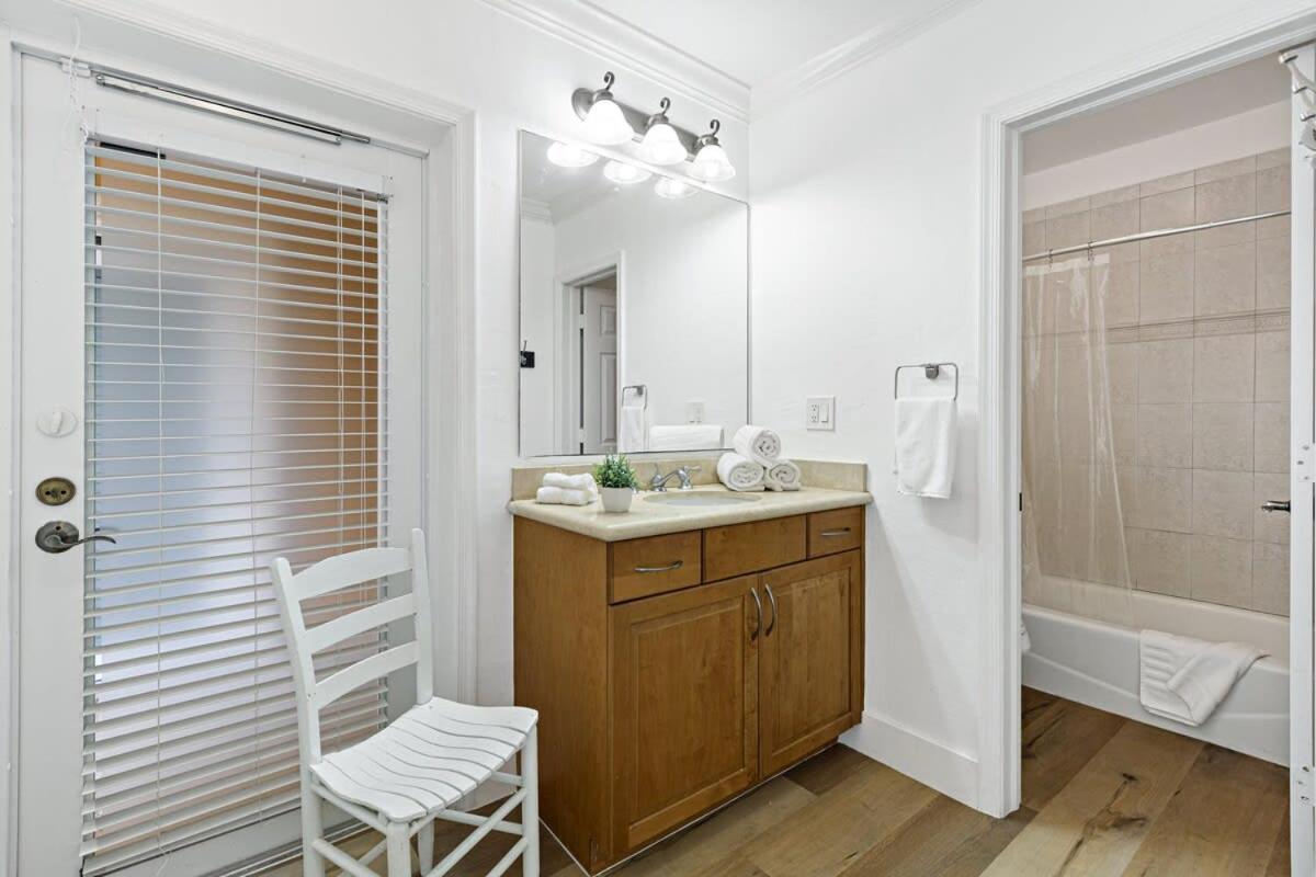 Spacious In Olas Blvd Appartement
