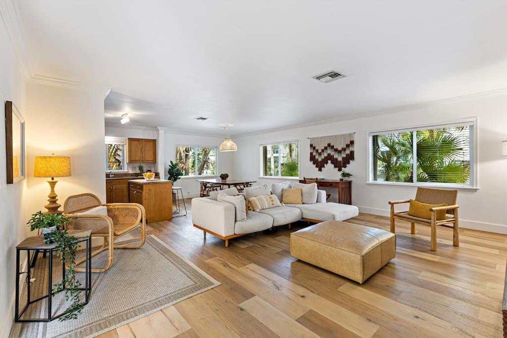 Spacious In Olas Blvd Apartment *